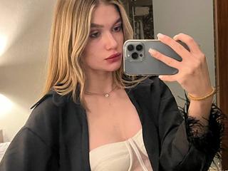 nika cam